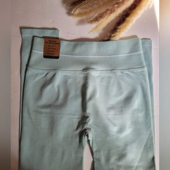 PINK Victoria's Secret  Sky Blue Leggings - Picture 13 of 13